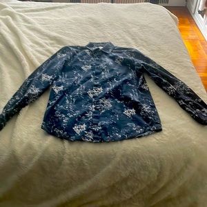 Men’s long sleeve button down
